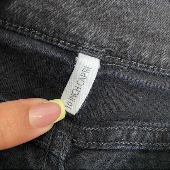 Rag & Bone 10 Inch Capri Jean Distressed Raw Hem Black Size 28 - Picture 13 of 13